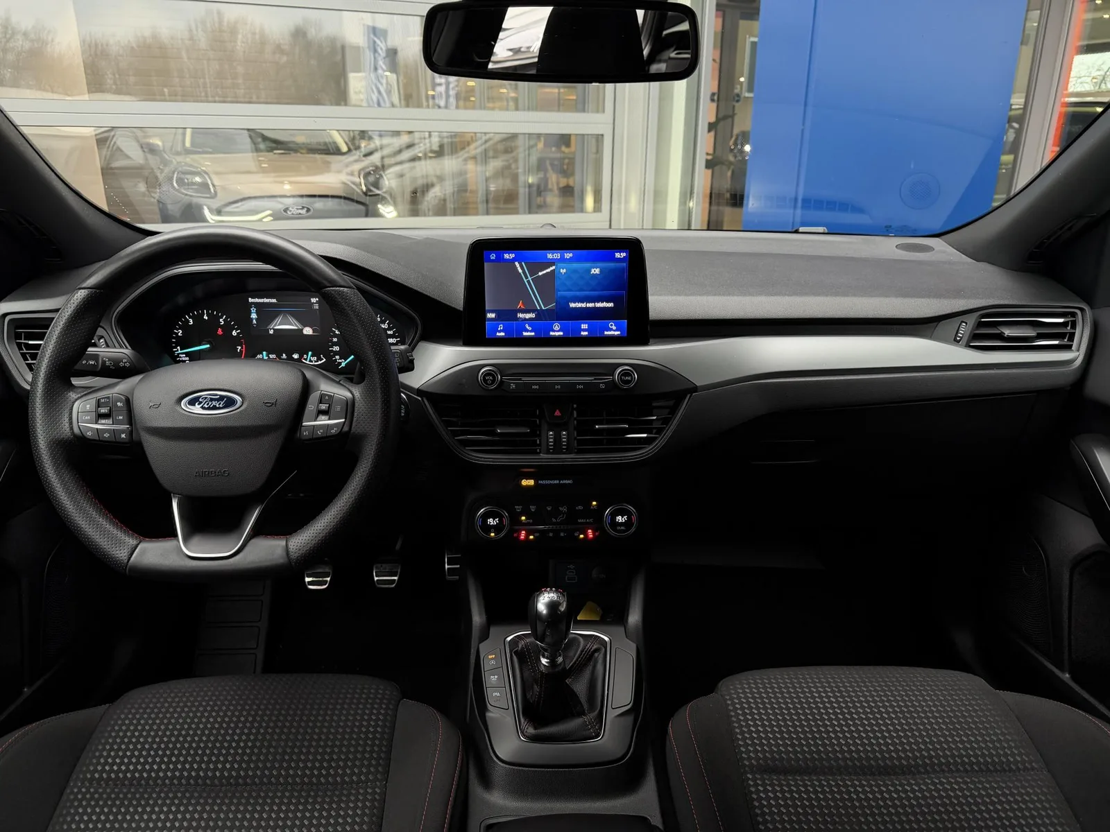 Ford Focus (2022) — foto 1