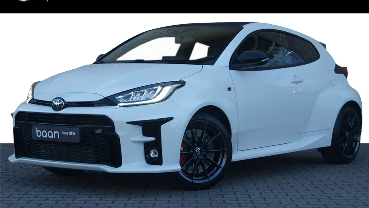 Toyota Yaris (2022) — foto 1