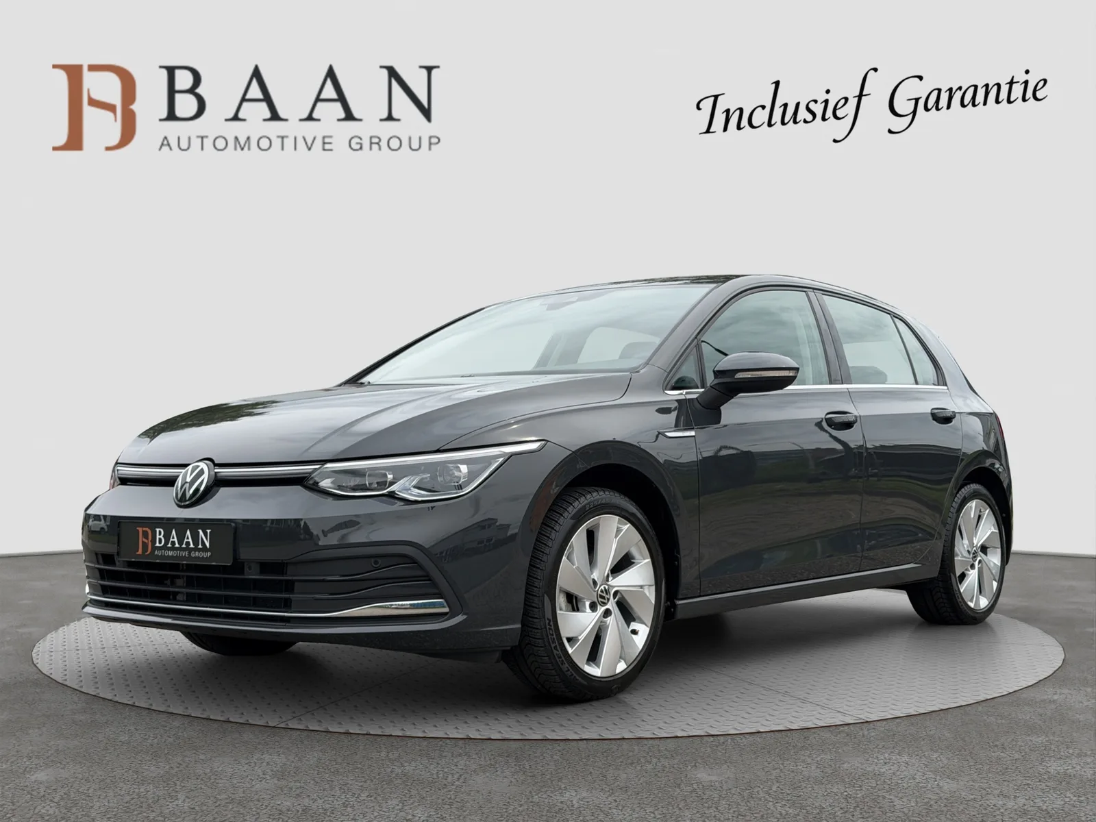 Volkswagen Golf (2024) — foto 1