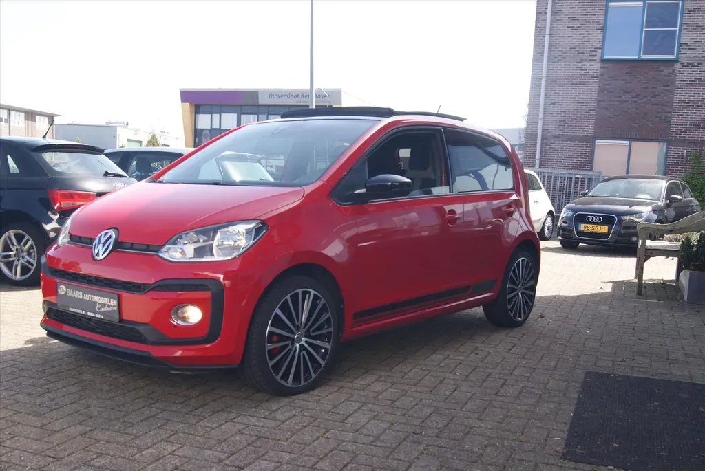 Volkswagen Up! (2016) — foto 1