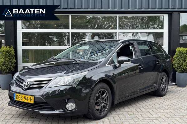 Toyota Avensis (2012) — foto 1