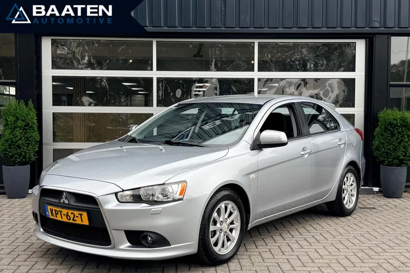 Mitsubishi Lancer (2012)