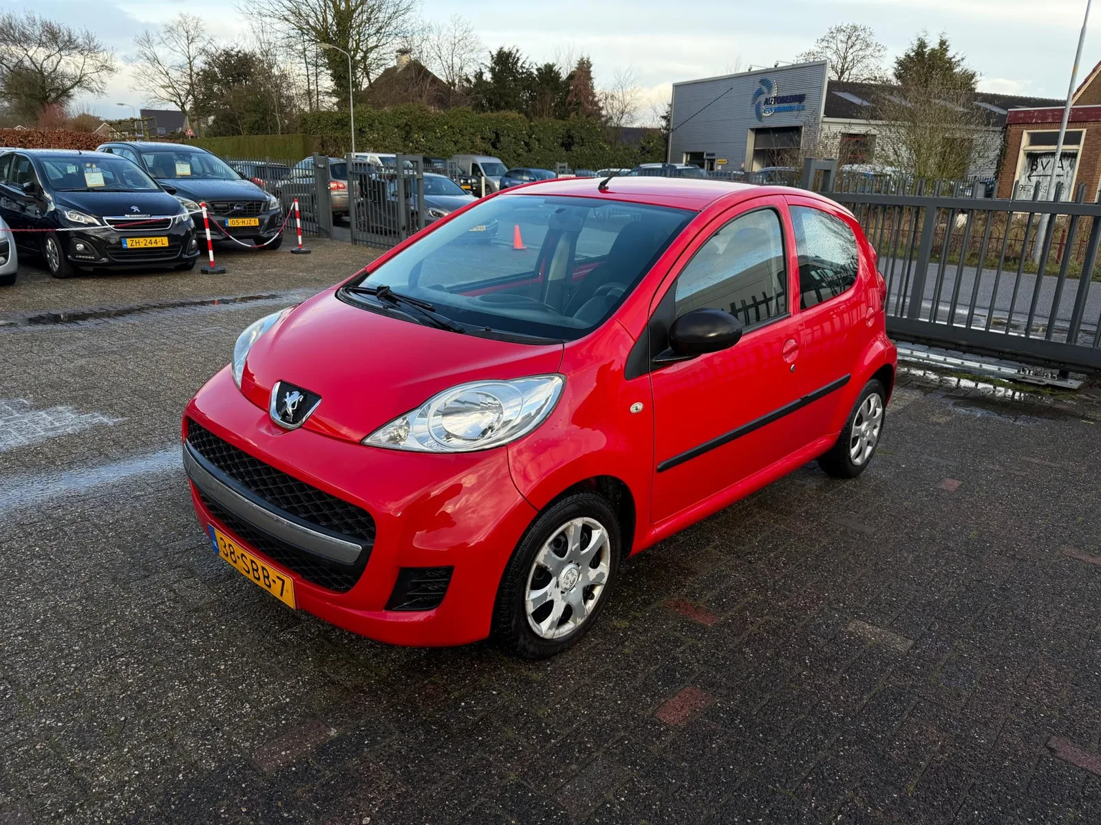 Peugeot 107 (2011) — foto 1