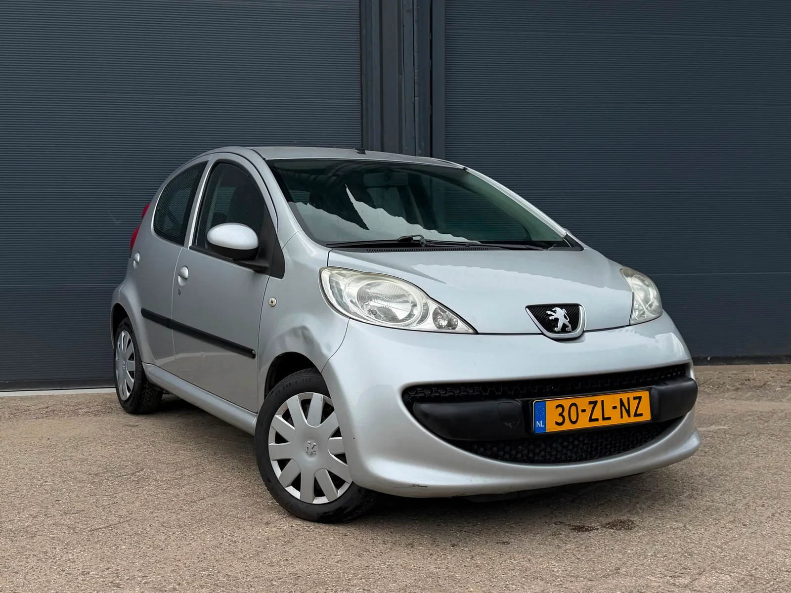 Peugeot 107 (2008) — foto 1