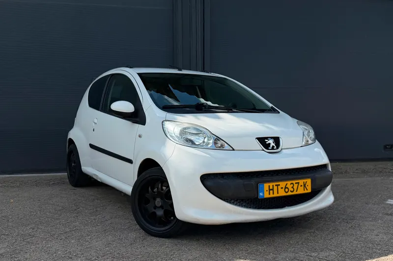 Peugeot 107 (2006)