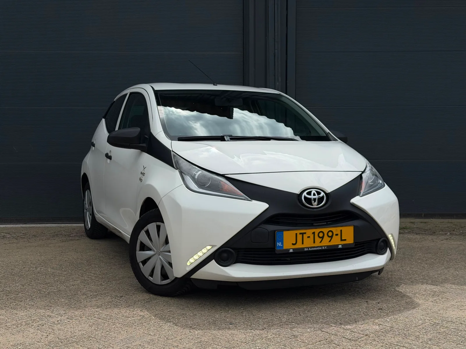 Toyota Aygo (2016) — foto 1