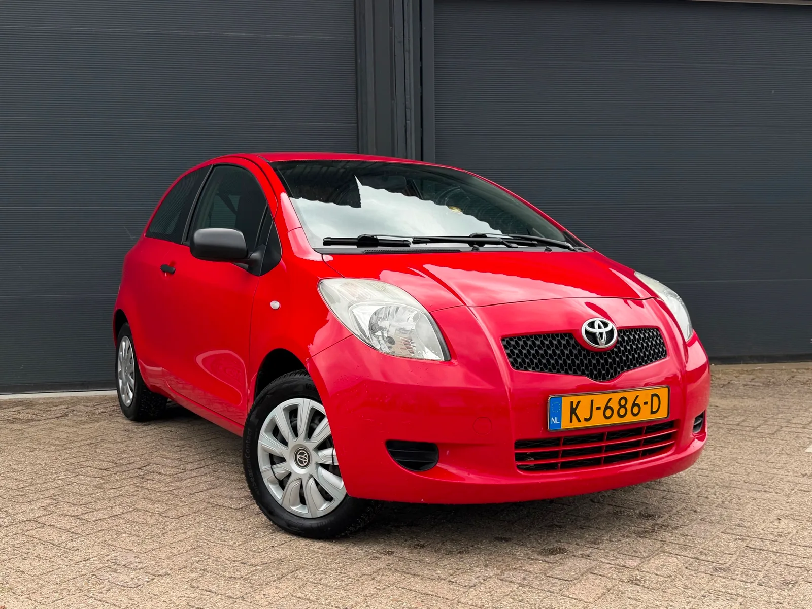 Toyota Yaris (2008) — foto 1