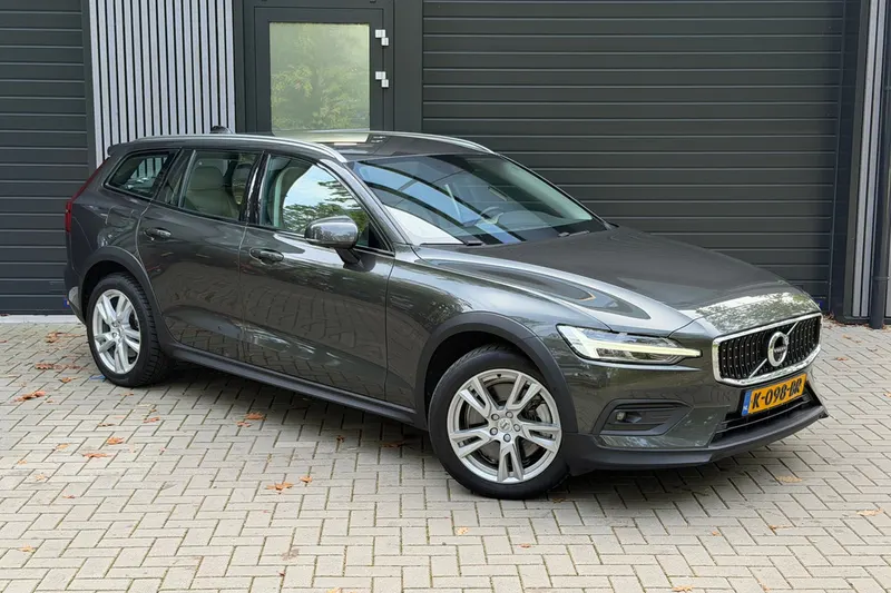 Volvo V60 Cross Country (2020)