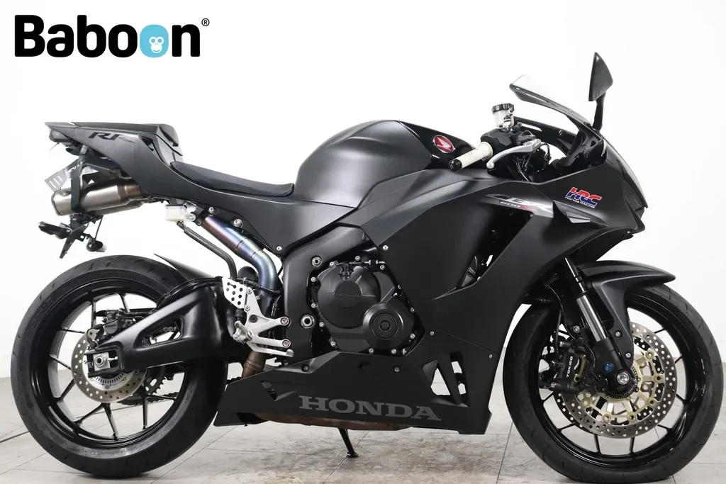 Honda CBR 600 RR (2025) — foto 1