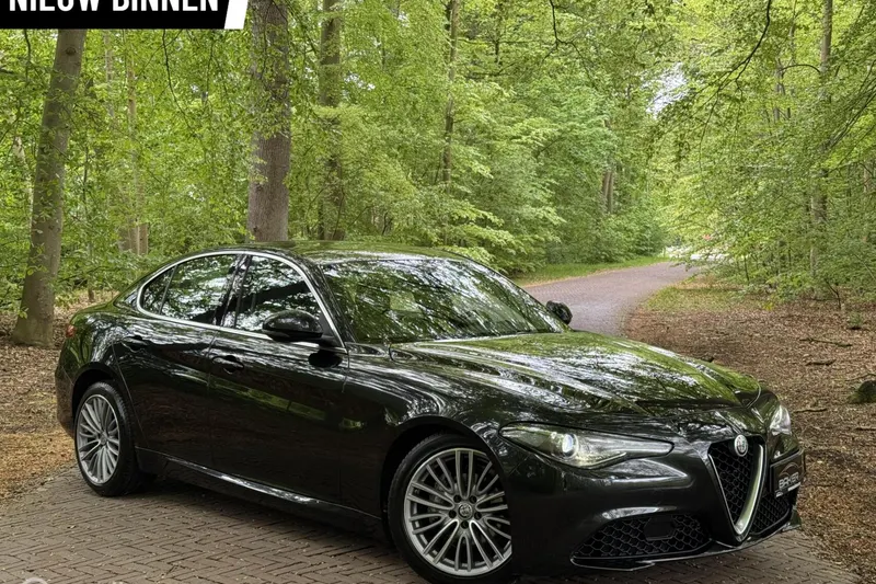 Alfa Romeo Giulia (2017)