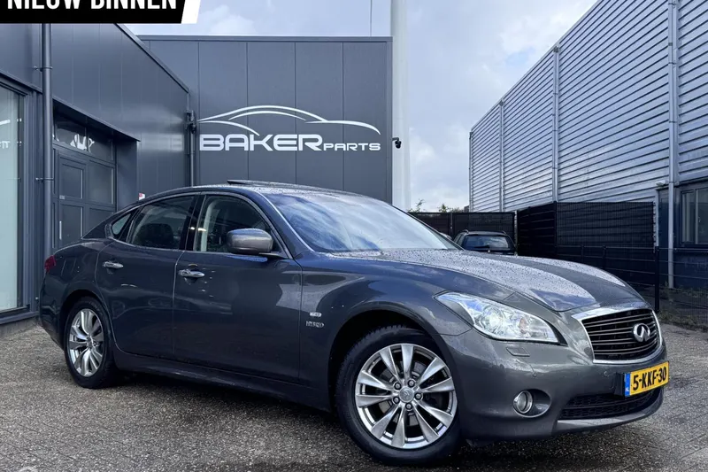 Infiniti M35h (2012)
