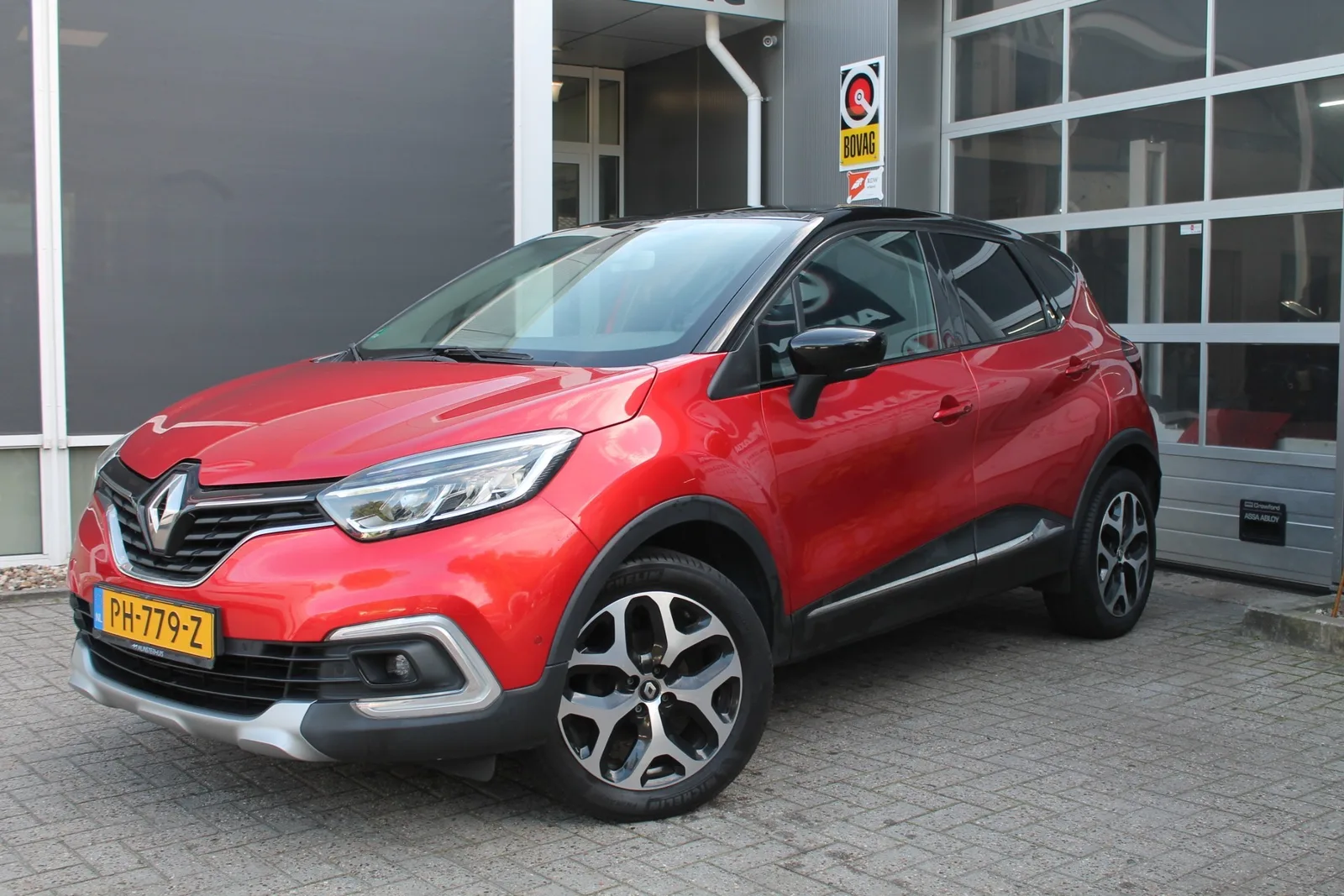Renault Captur (2017) — foto 1