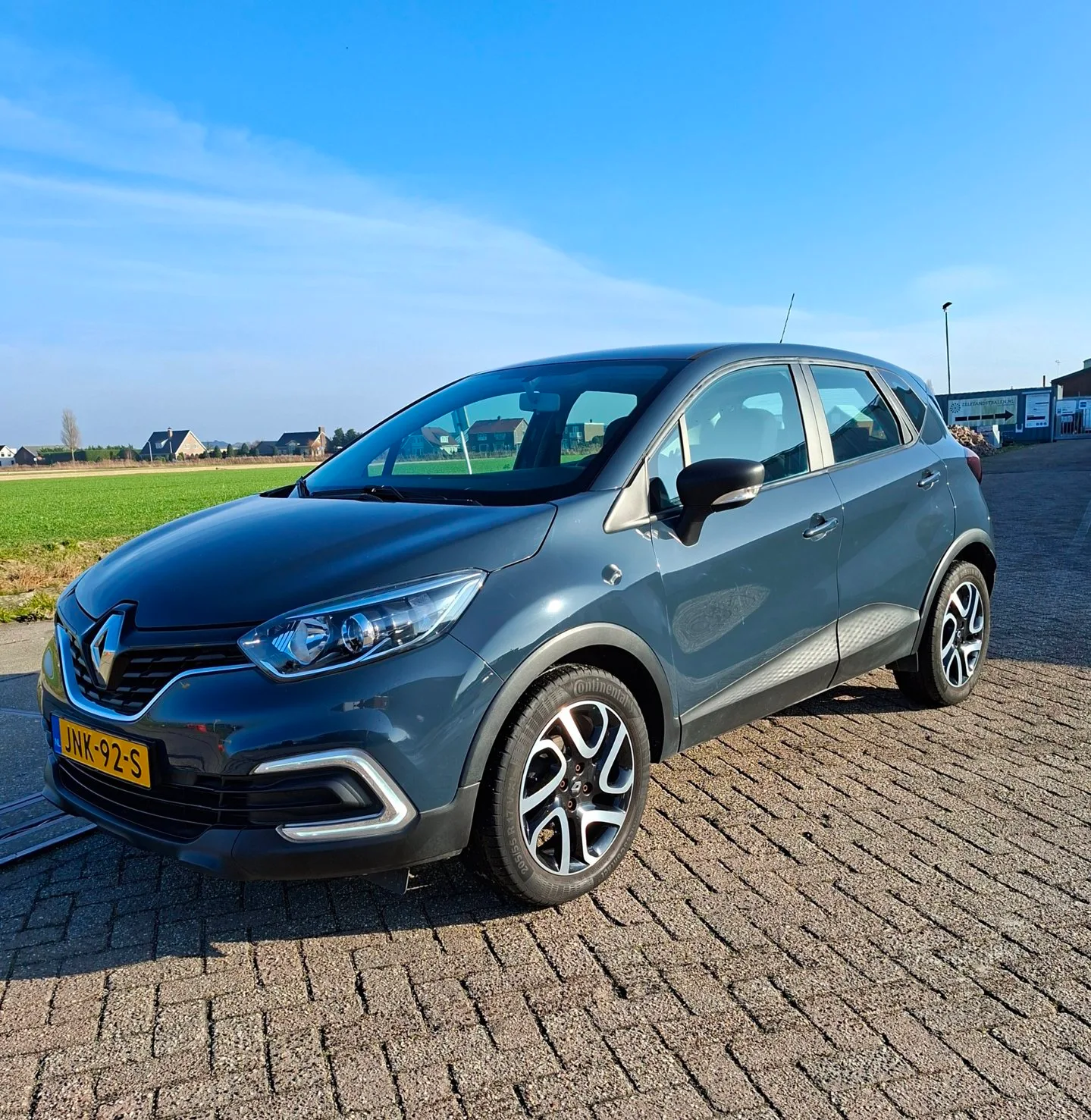 Renault Captur (2019) — foto 1