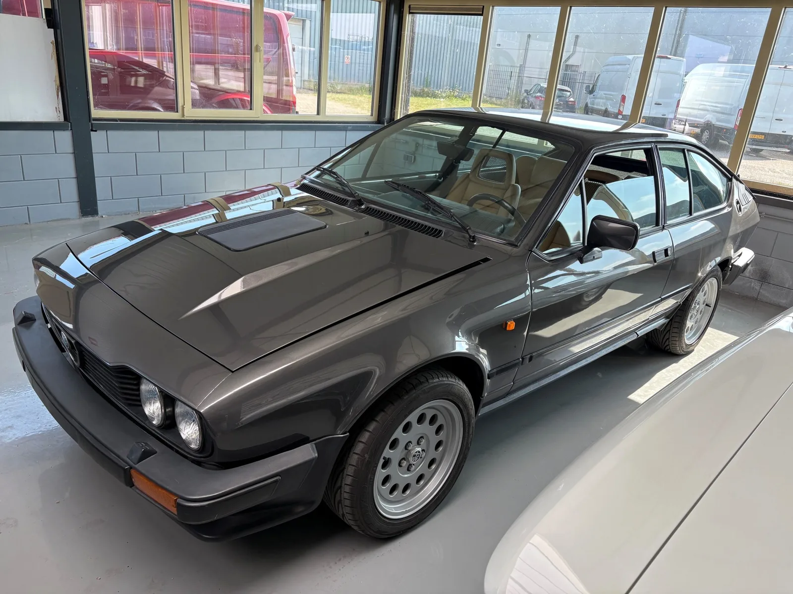 Alfa Romeo GTV (1981) — foto 1
