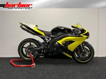 Yamaha YZF-R1 (2004) — foto 1