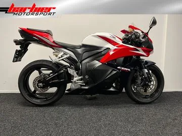 Honda CBR600RR (2009) — foto 1