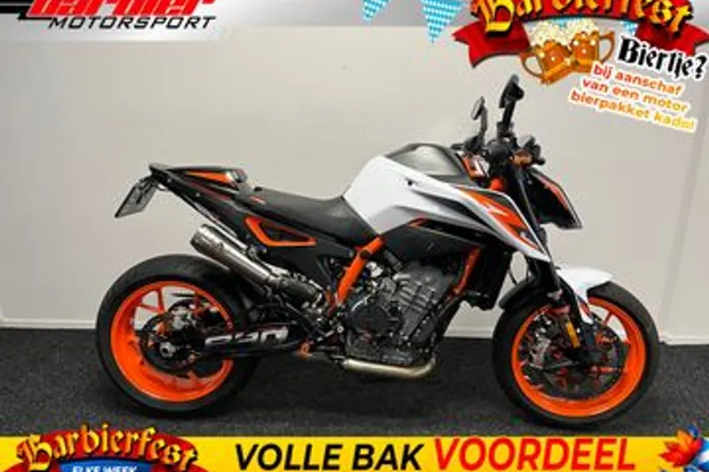 KTM 890 Duke R (2022)