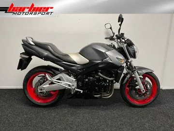 Suzuki GSR600 (2009) — foto 1