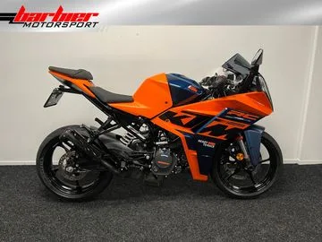 KTM RC 125 (2024) — foto 1