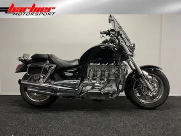 Triumph Rocket III (2004) — foto 1