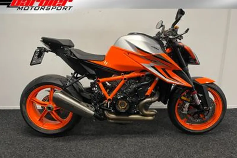 KTM 1290 SuperDuke R (2023)