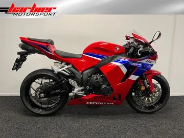 Honda CBR600RR (2025) — foto 1
