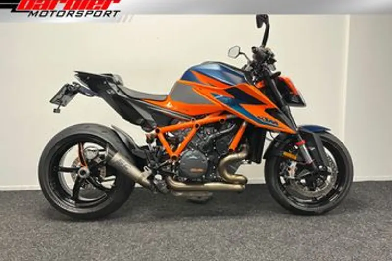 KTM 1290 SuperDuke R (2021)