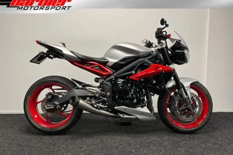 Triumph Street Triple RX (2016)