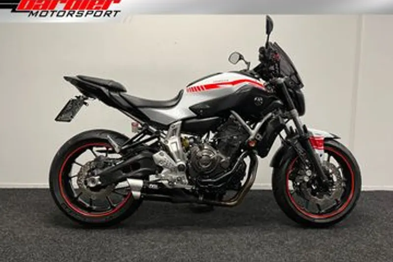 Yamaha MT-07 (2015)