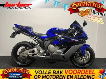 Honda CBR 1000 RR Fireblade (2005) — foto 1