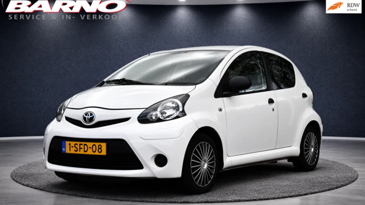 Toyota Aygo (2013) — foto 1