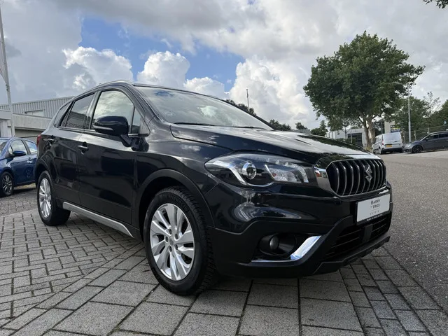 Suzuki S-Cross (2020) — foto 1