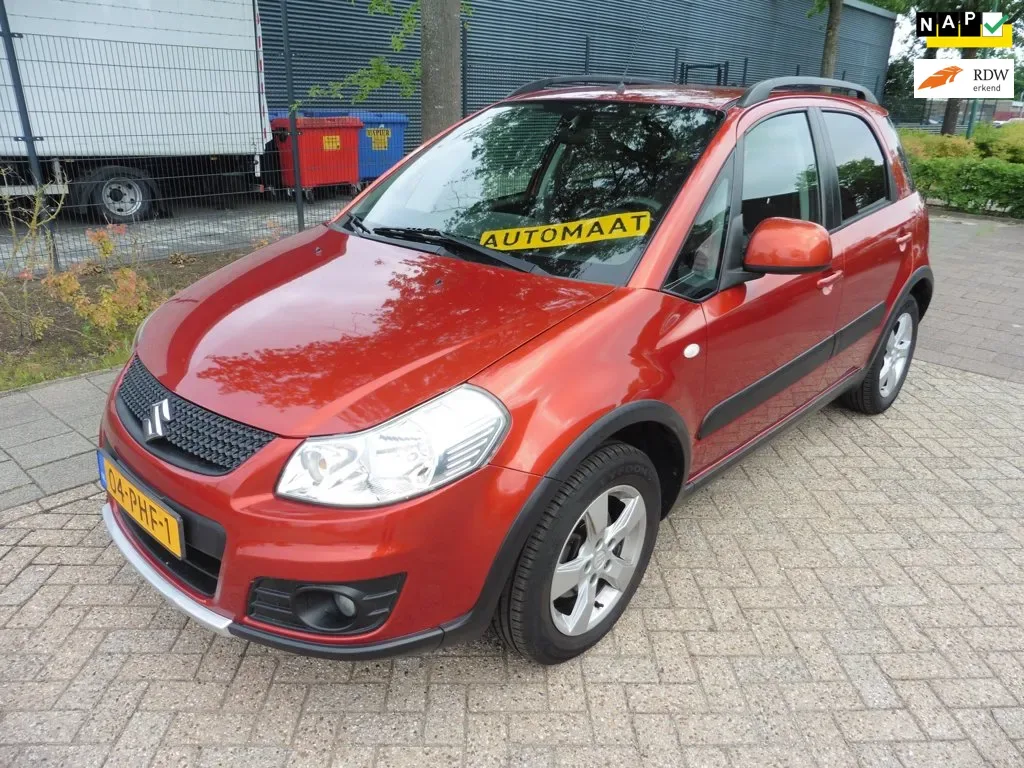 Suzuki SX4 (2011) — foto 1