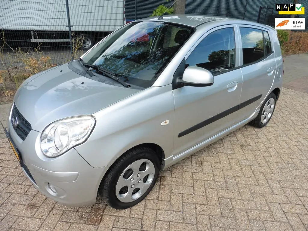 Kia Picanto (2010) — foto 1