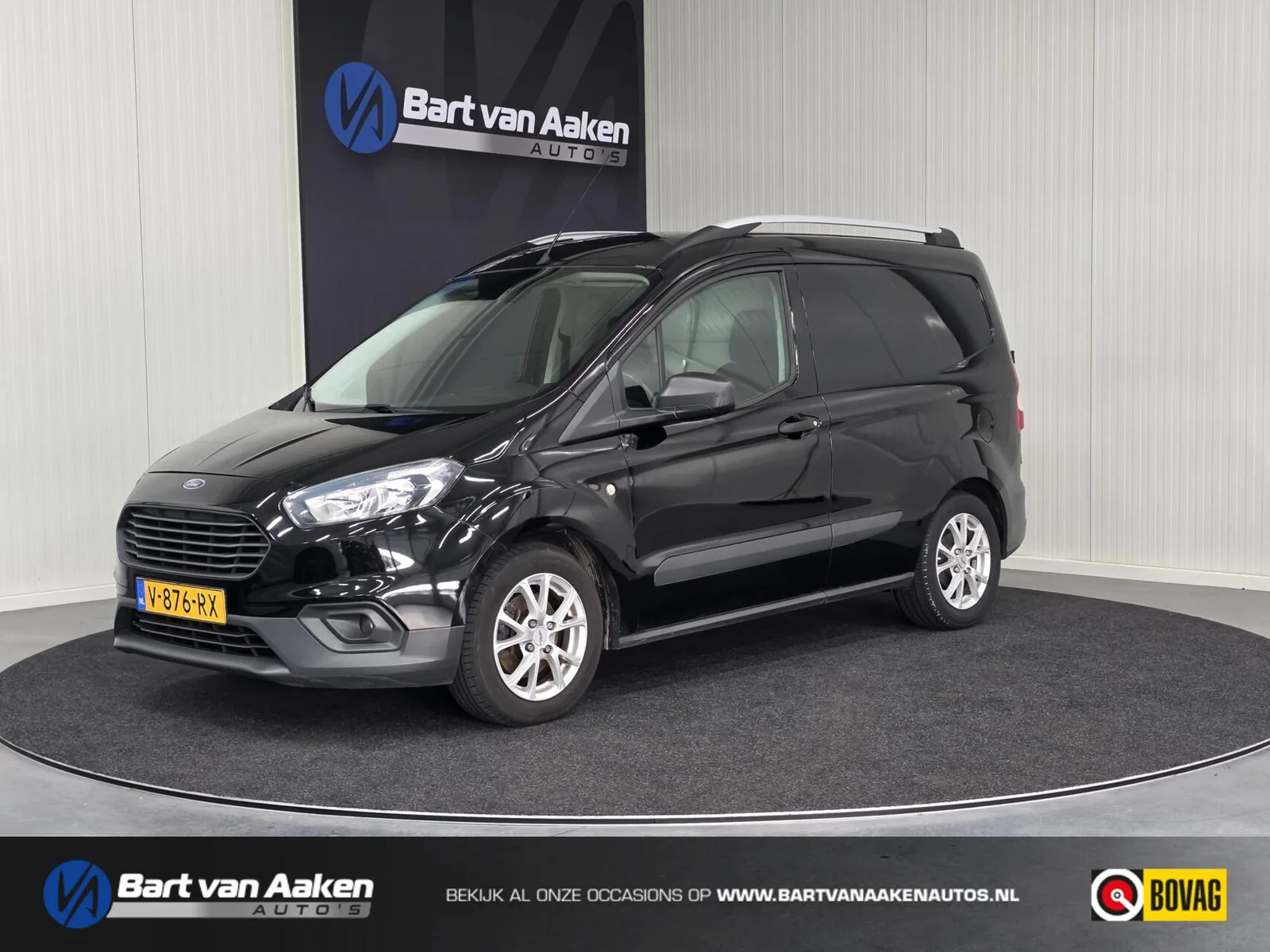 Ford Transit Courier (2018) — foto 1
