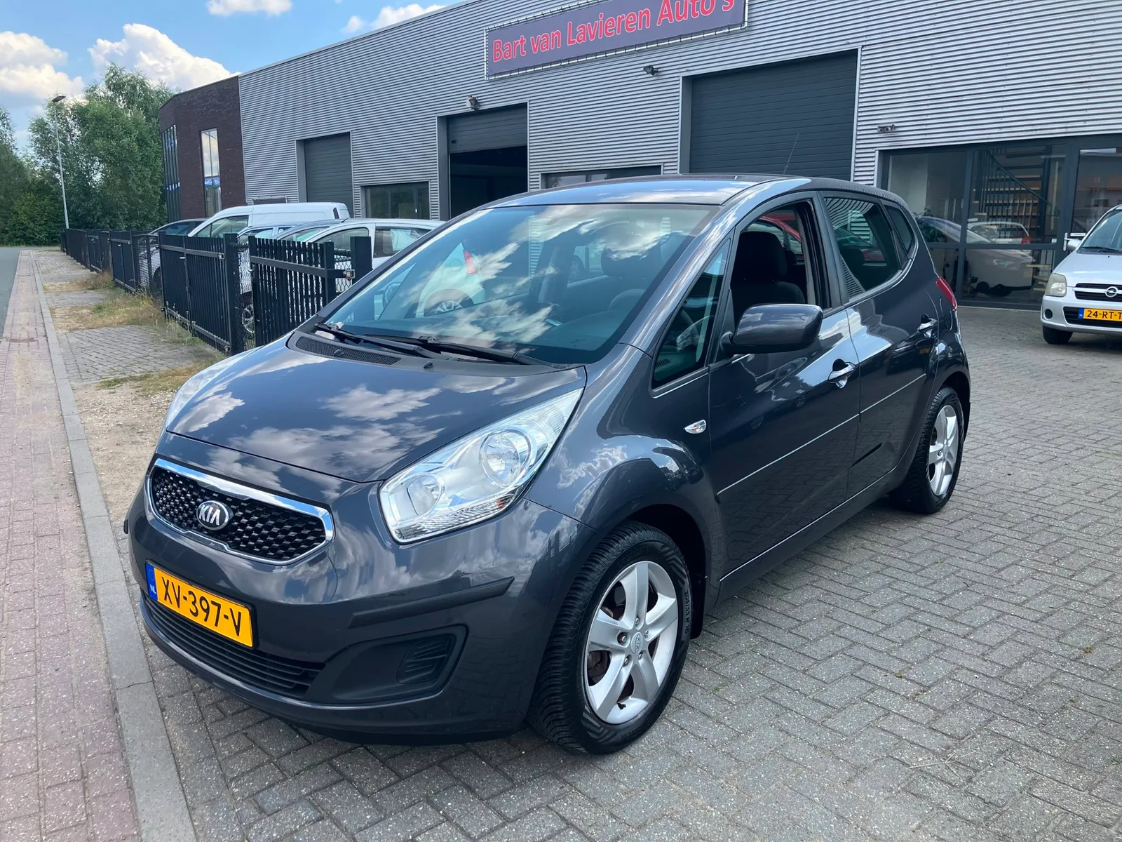 Kia Venga (2013) — foto 1