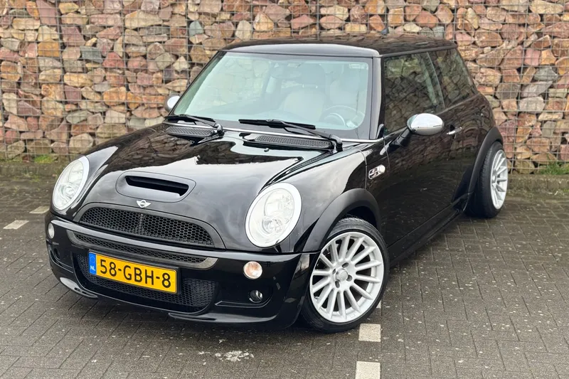 MINI Cooper (2005)