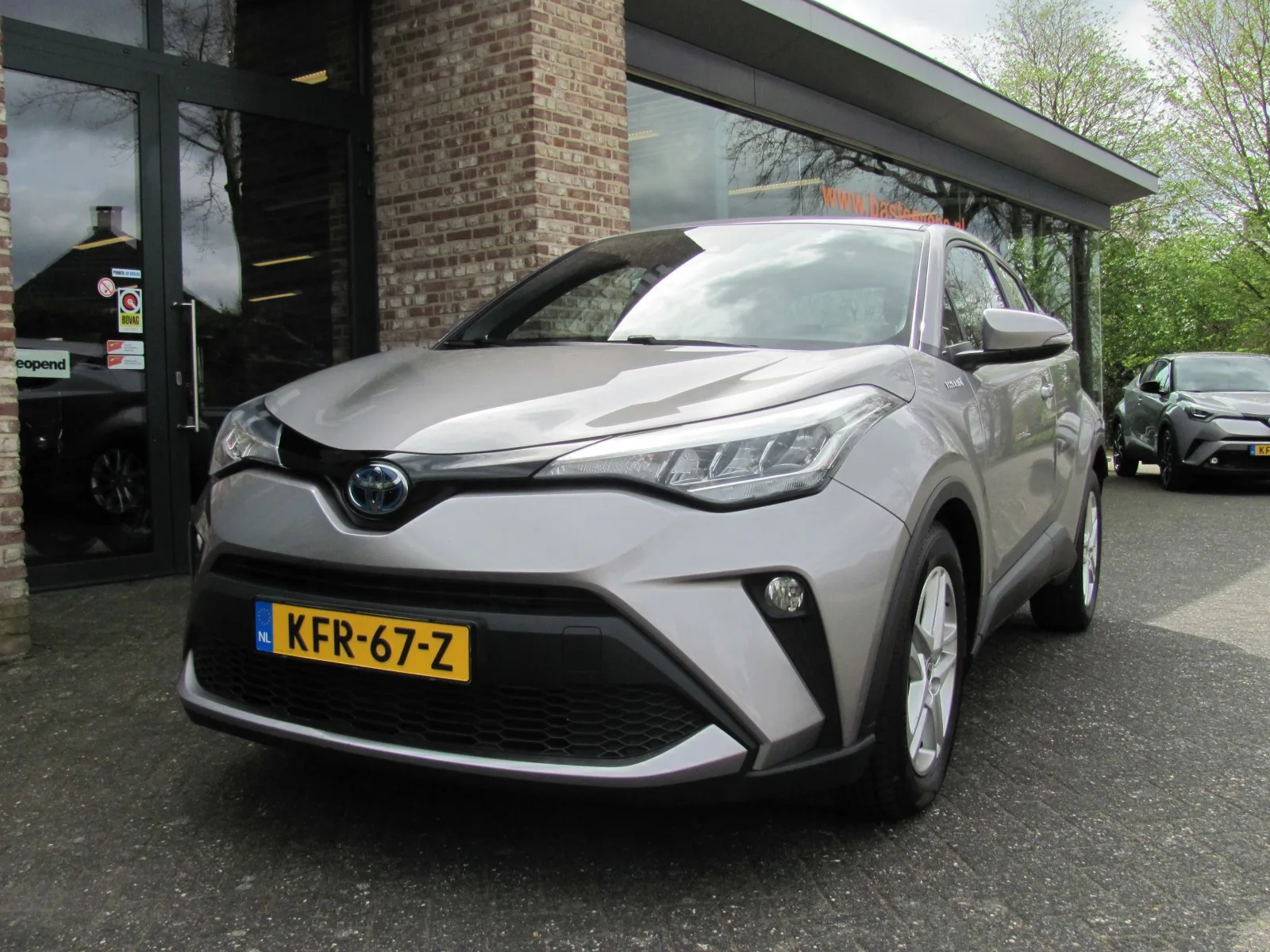 Toyota C-HR (2020) — foto 1