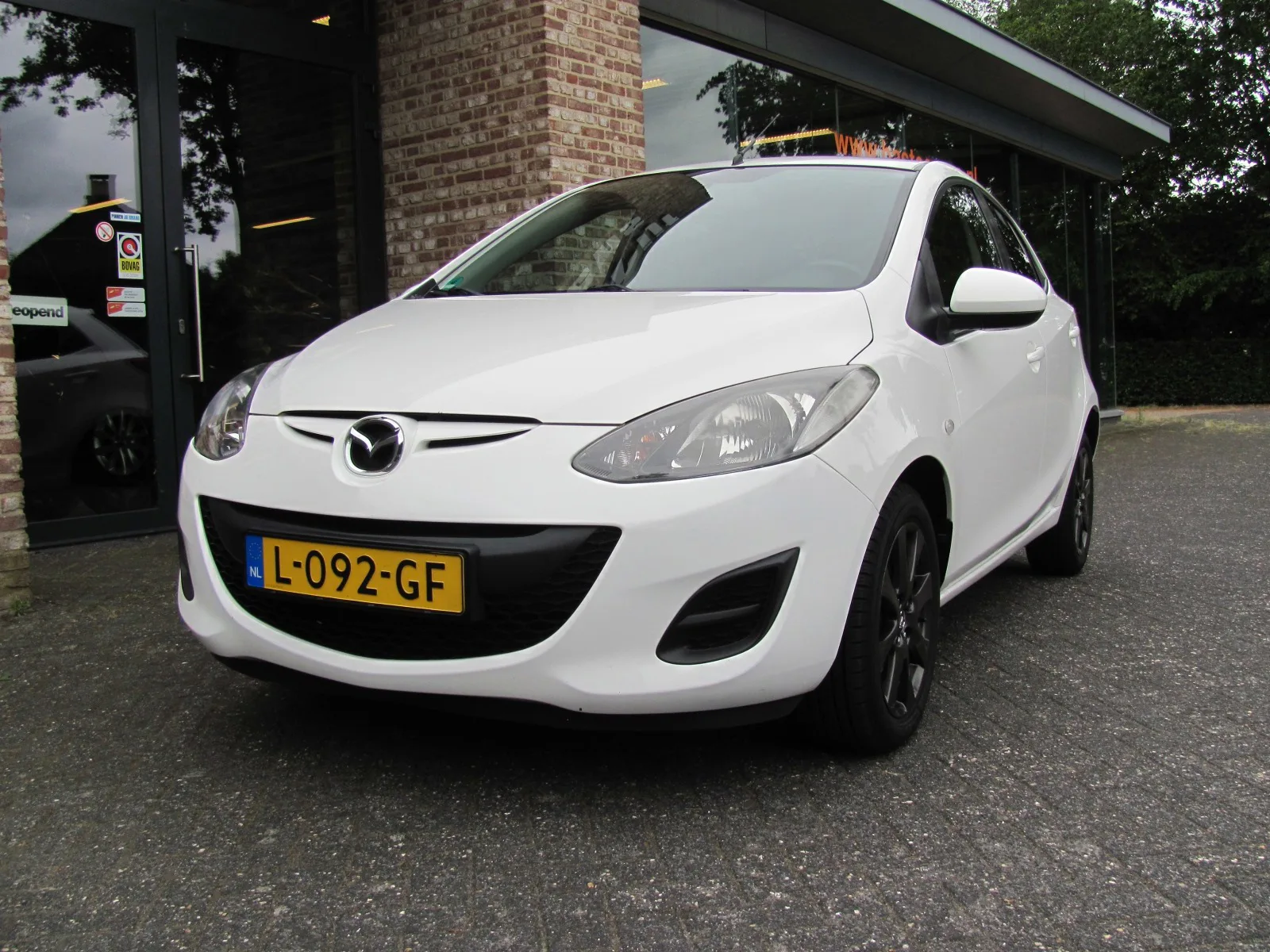 Mazda 2 (2013) — foto 1