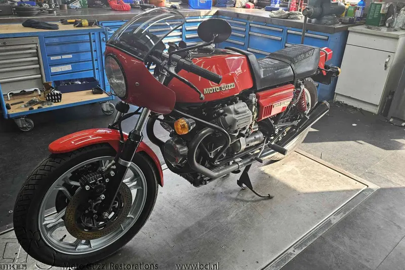Moto Guzzi 850 Le Mans (1976)
