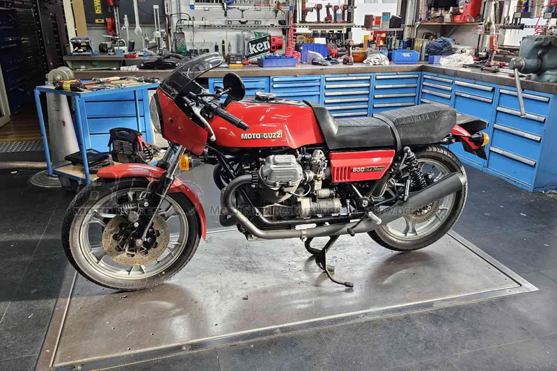 Moto Guzzi 850 Le Mans (1978)