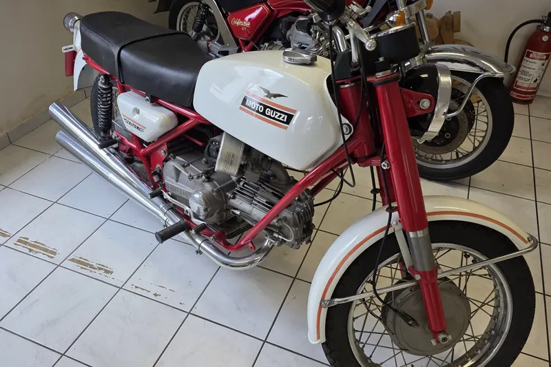 Moto Guzzi Nuovo Falcone (1972)