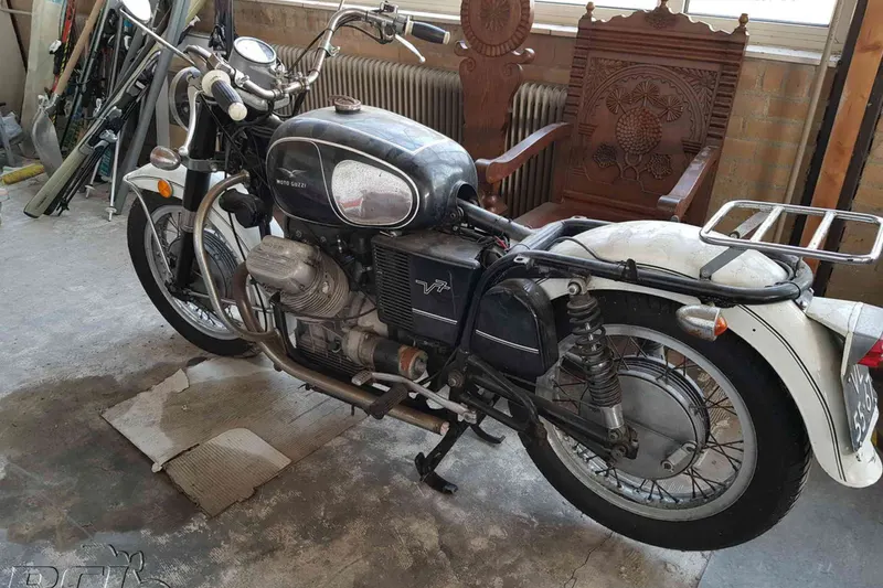 Moto Guzzi V 7 (1969)