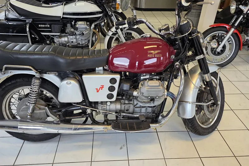 Moto Guzzi V 7 Special (1975)
