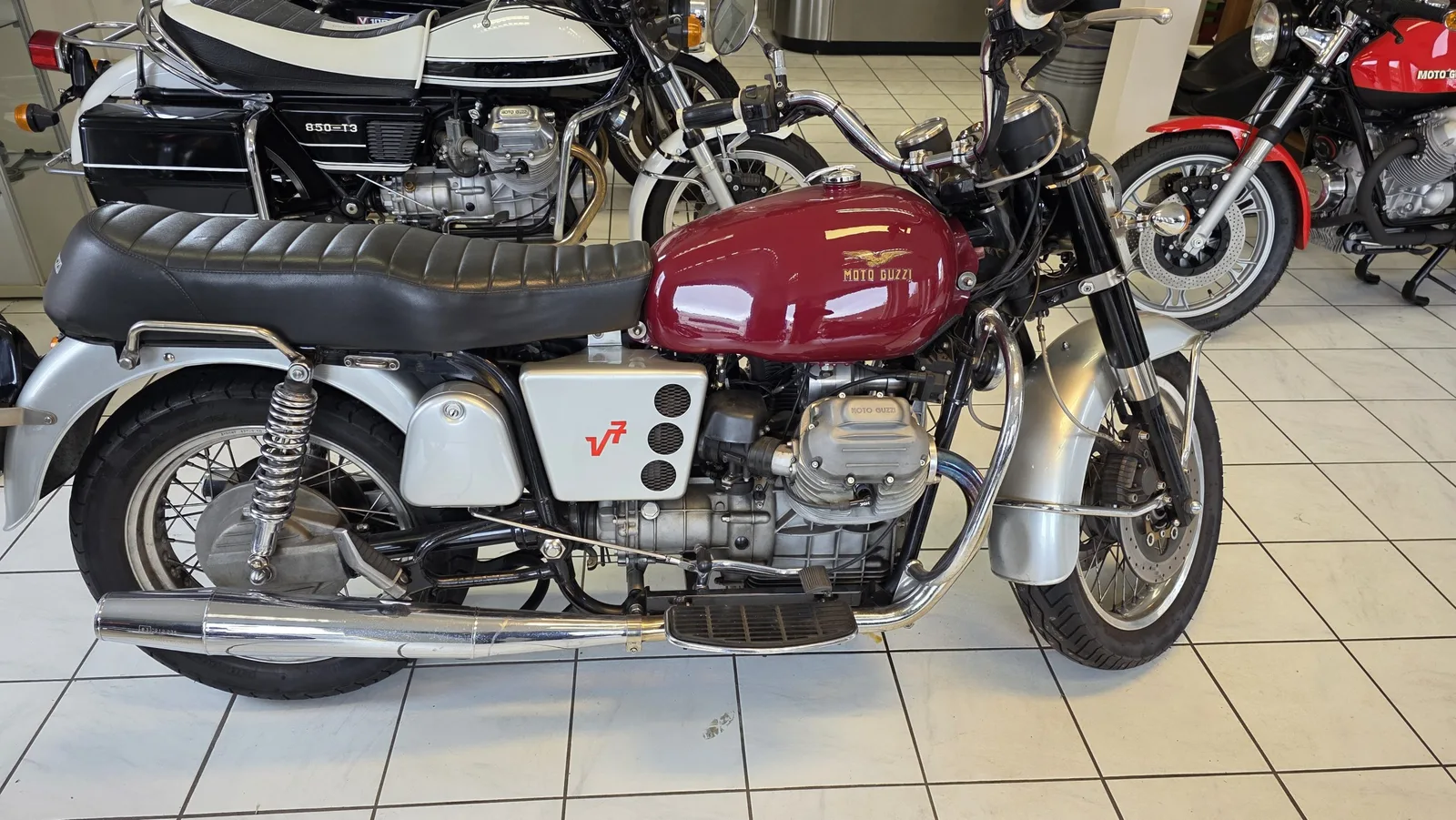 Moto Guzzi V 7 Special (1975) — foto 1