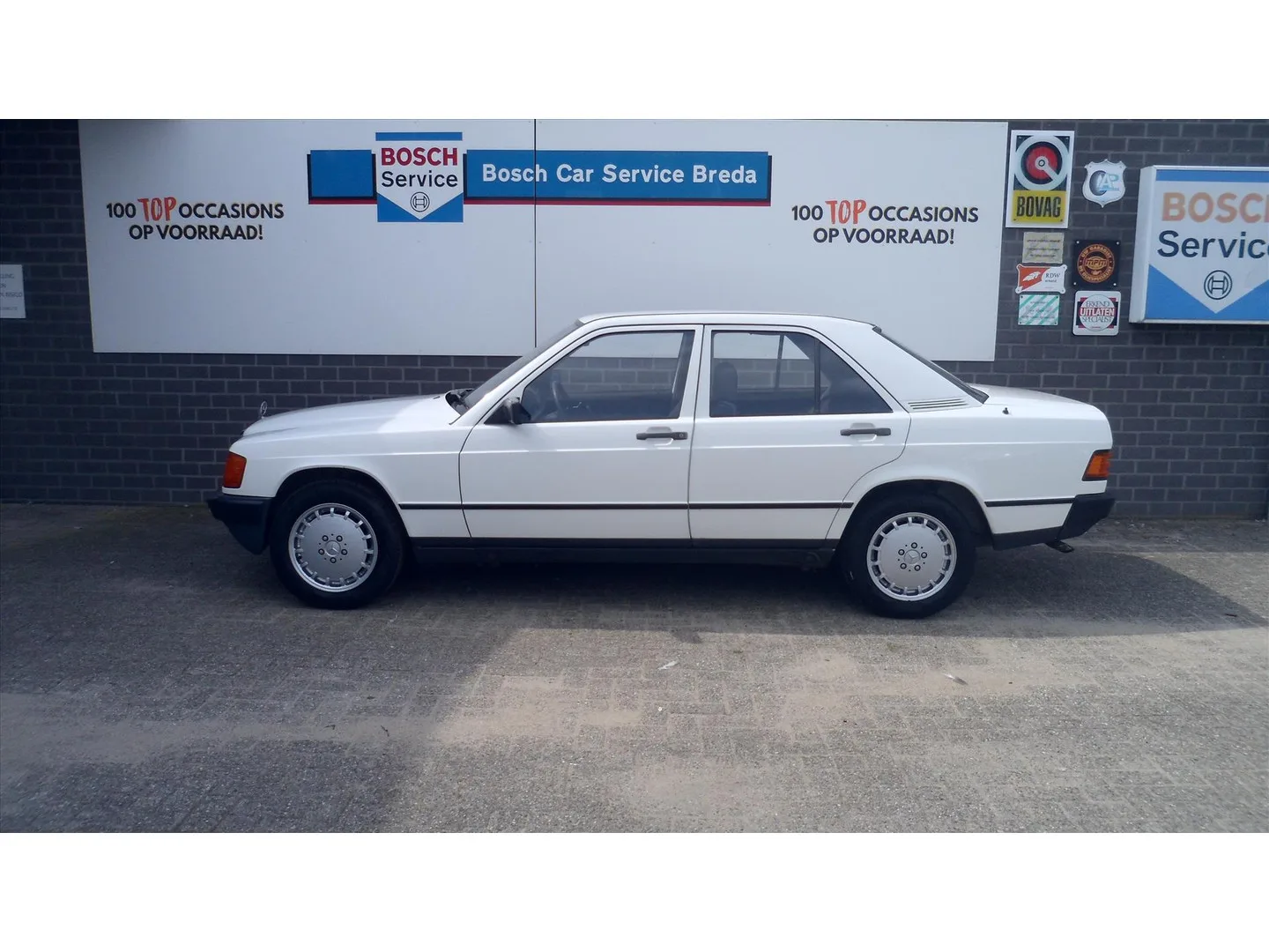 Mercedes-Benz 190-Serie (1985) — foto 1