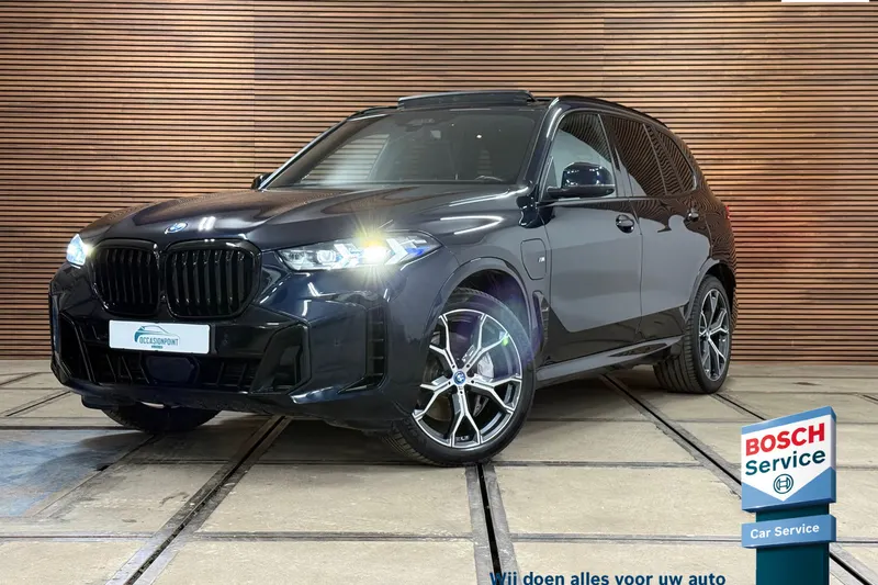 BMW X5 (2023)