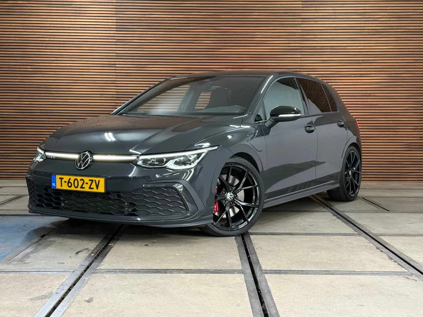 Volkswagen Golf (2021) — foto 1