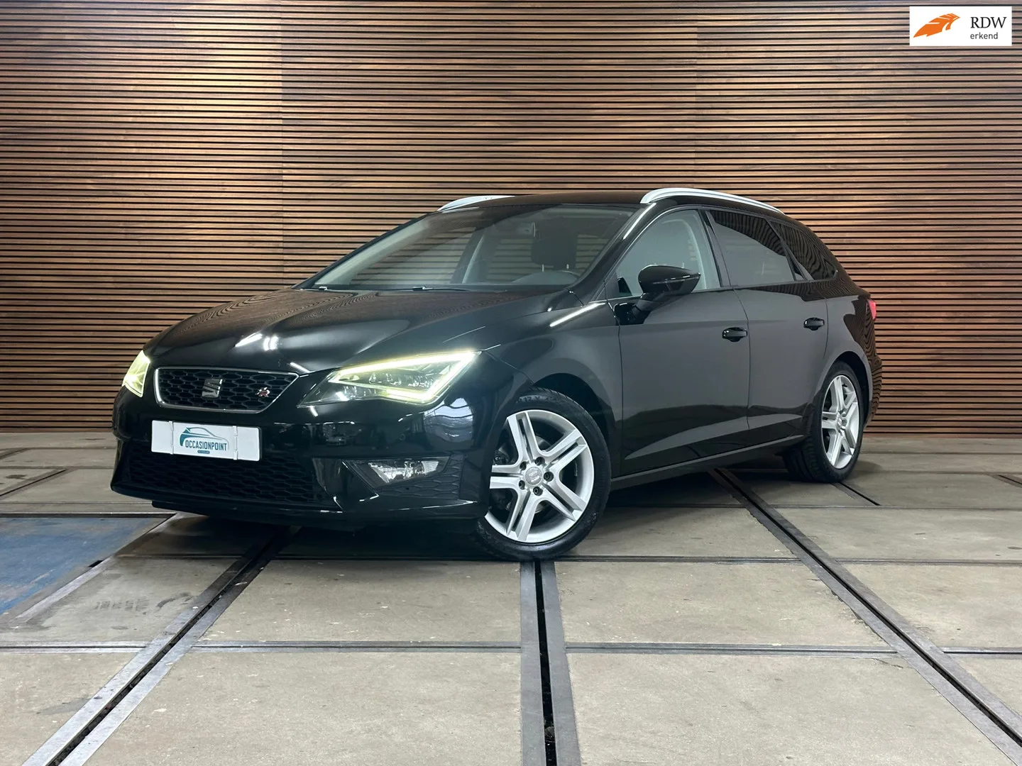SEAT Leon (2015) — foto 1
