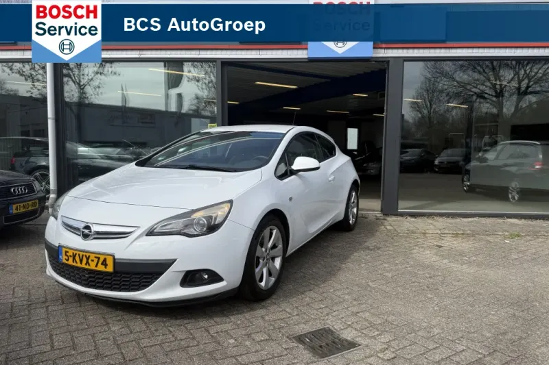 Opel Astra (2012)